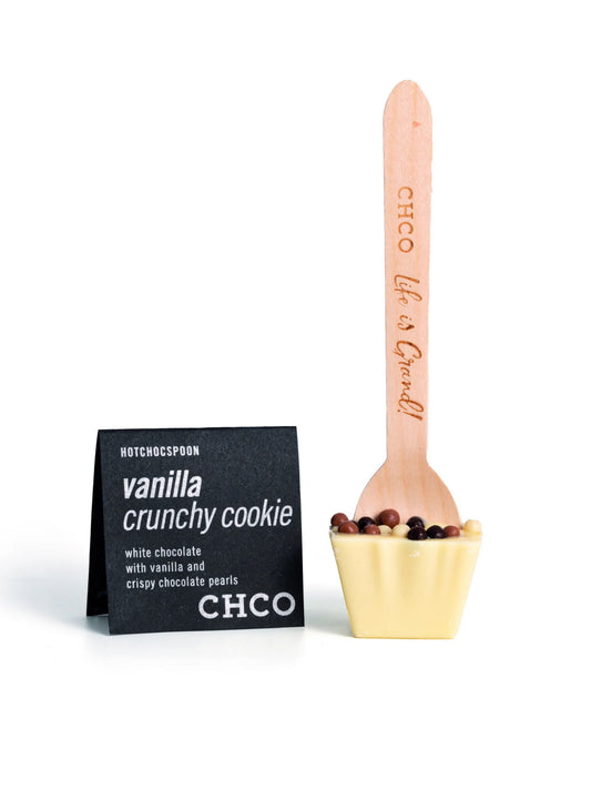 Hotchocspoon Vanilla Crunchy Cookie 50g von CHCO – weißer Schokoladenlöffel mit knusprigen Keksstückchen für heiße Trinkschokolade.