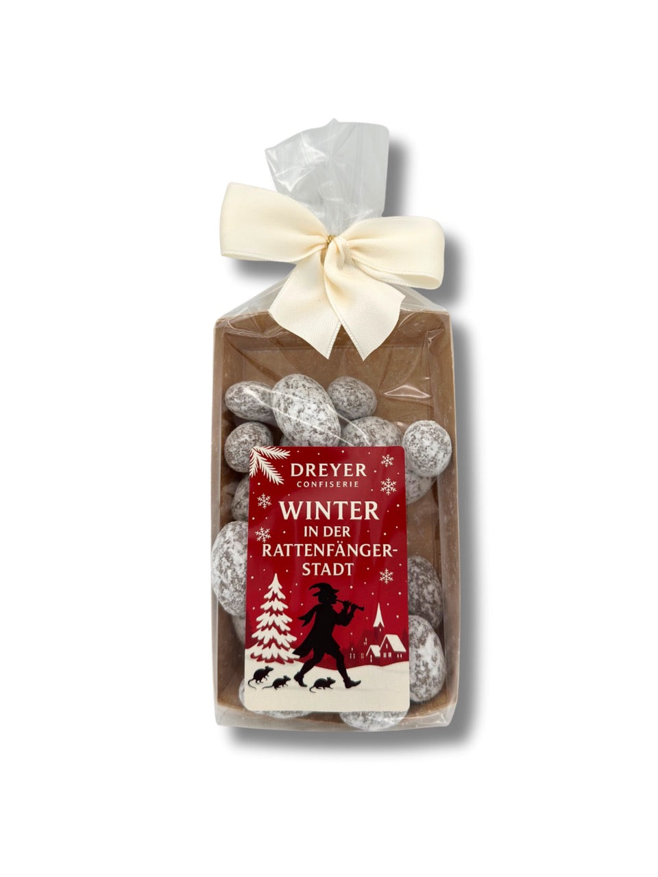 Zimt-Nougat Winter-Mandeln 125 g – feine Schokoladenmandeln in Geschenkverpackung „Winter in der Rattenfängerstadt“, erhältlich in der Dreyer Confiserie in Hameln.