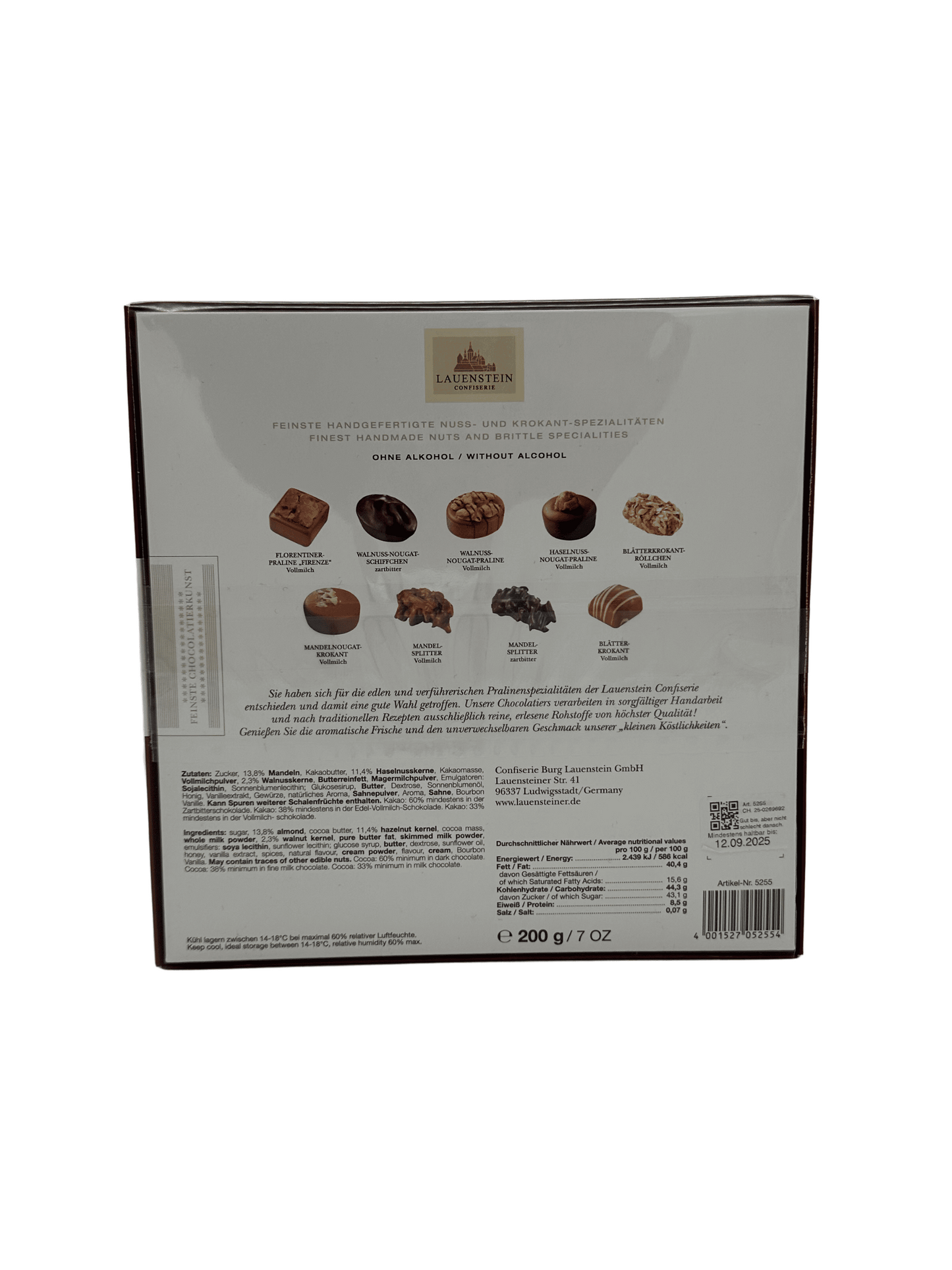 Geöffnete Pralinenbox mit neun handverlesenen Nuss- und Krokantspezialitäten ohne Alkohol – entwickelt mit Lauenstein für die Confiserie Dreyer in Hameln.