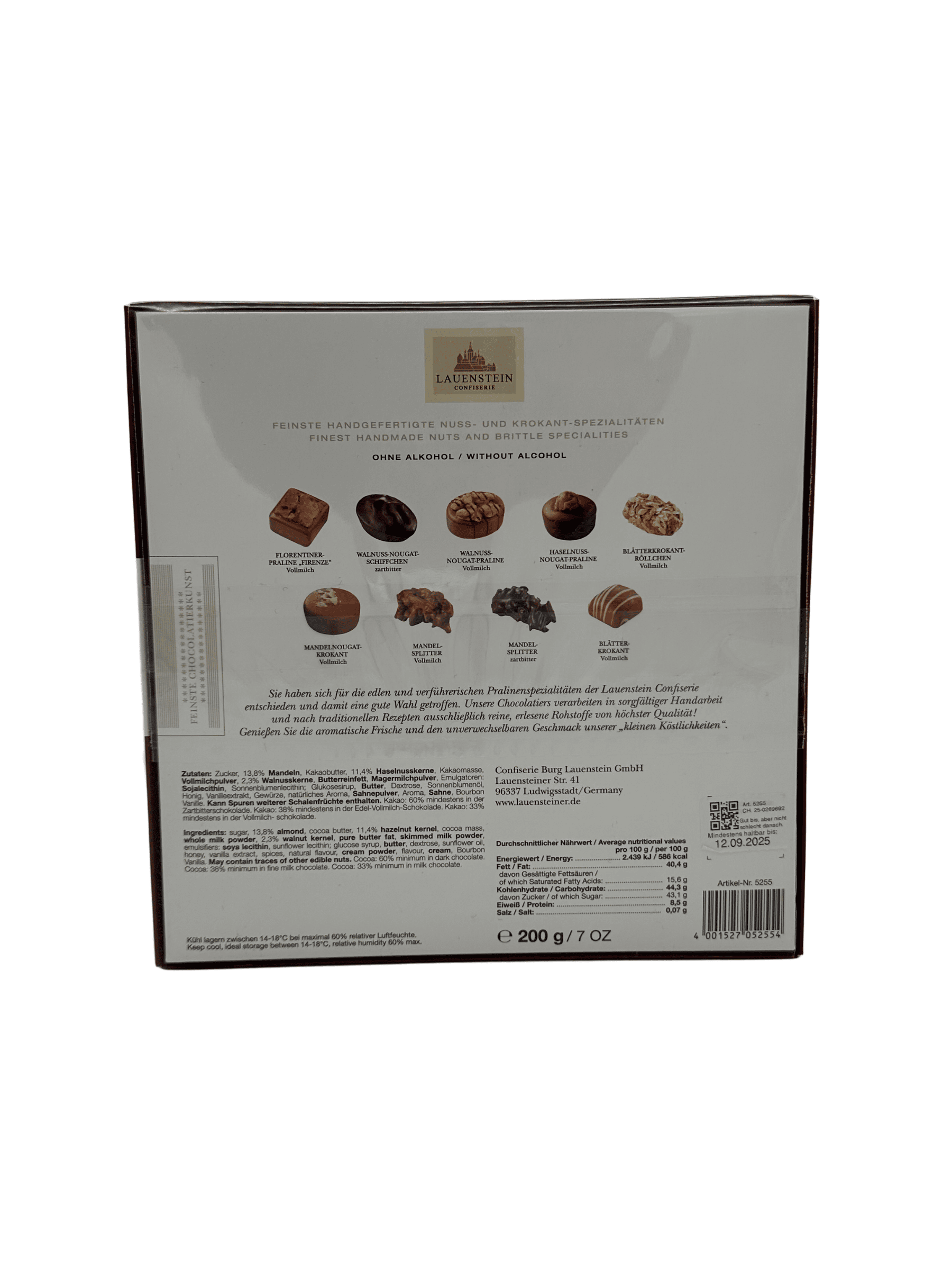 Geöffnete Pralinenbox mit neun handverlesenen Nuss- und Krokantspezialitäten ohne Alkohol – entwickelt mit Lauenstein für die Confiserie Dreyer in Hameln.