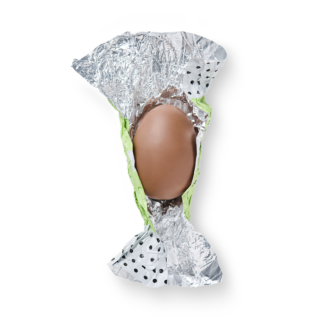 Anschnitt des Sawade Blätterkrokant-Ostereis – feine Vollmilchschokolade mit handgeschlagenem Krokantkern, exklusiver Ostergenuss aus Hameln.