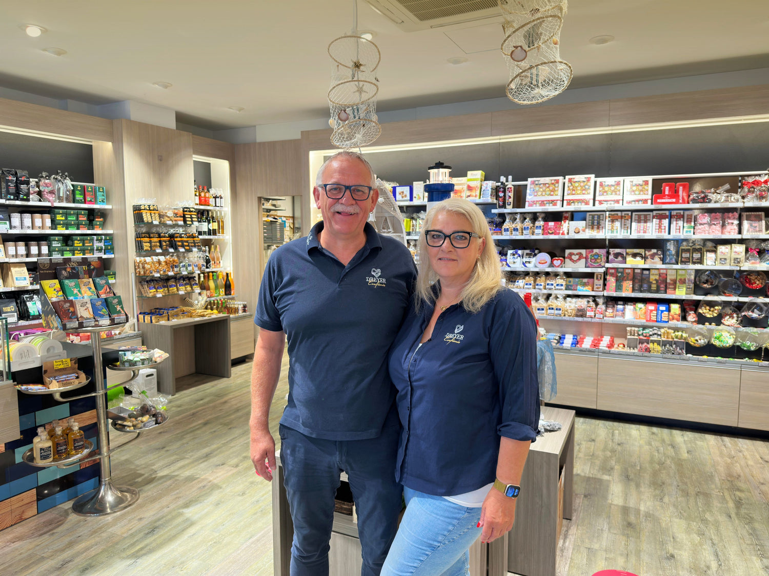 Frank und Bettina Dreyer Inhaber der Dreyer Confiserie in ihrem Ladenlokal in Hameln 
