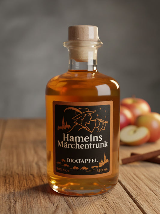 Hamelns Märchentrunk Bratapfel Likör 350ml von der Dreyer Confiserie. Winterlicher Likör mit 20% vol., veredelt mit feinen Gewürzen, eine märchenhafte Spezialität aus der Rattenfängerstadt Hameln.