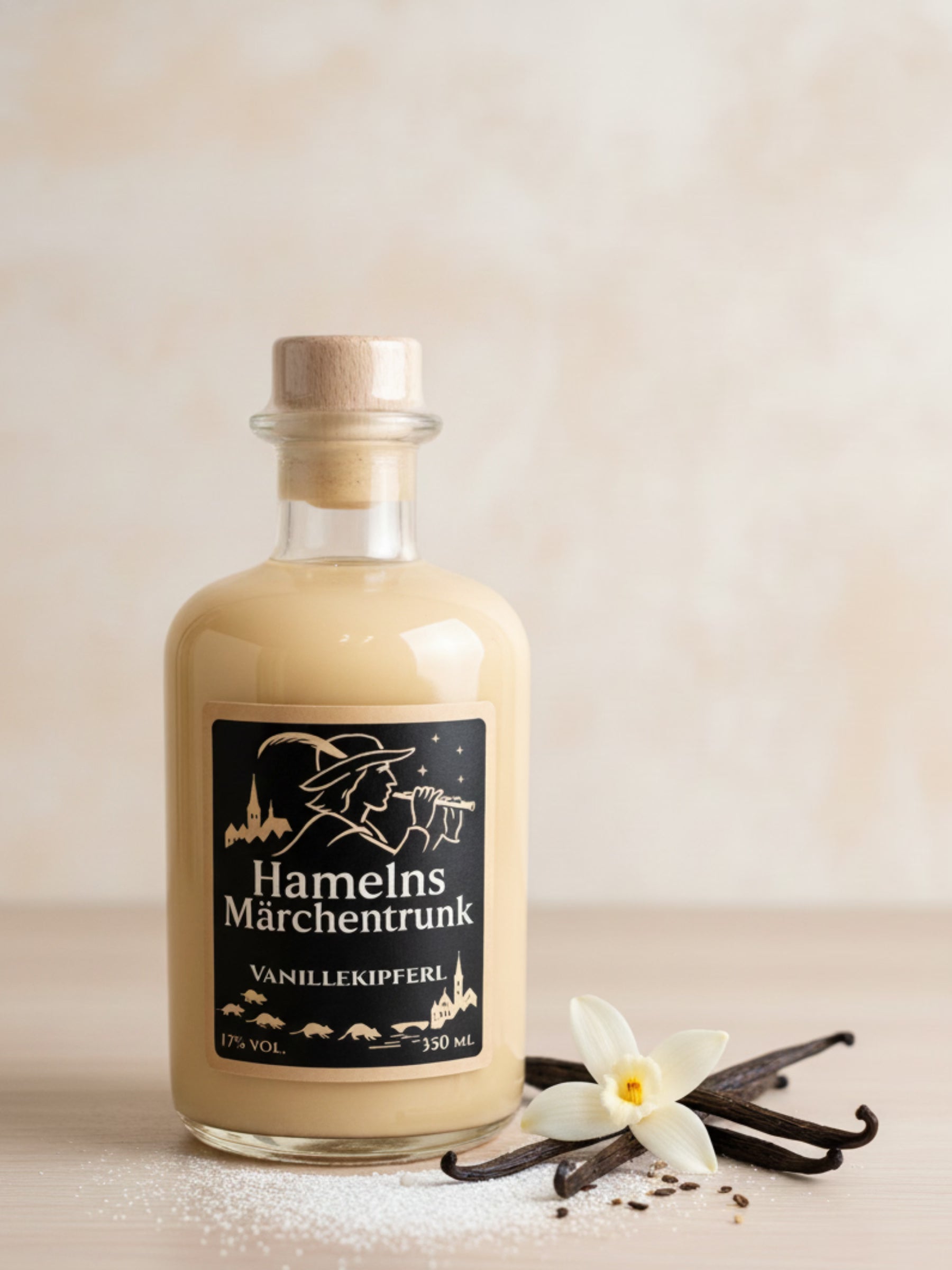 Hamelns Märchentrunk Vanillekipferl Likör 350ml – cremiger Winterlikör mit 17% vol., feines Aroma wie frisch gebackene Vanillekipferl; Spezialität aus der Rattenfängerstadt Hameln; Abbildung kann abweichen.