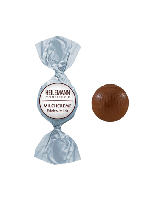 Heilemann Milchcreme Praliné-Kugel 15 g – Edelvollmilch-Schokoladenkugel mit zarter Milchcreme-Füllung, ideal für den Bunten Teller, erhältlich in der Dreyer Confiserie in der Rattenfängerstadt Hameln.