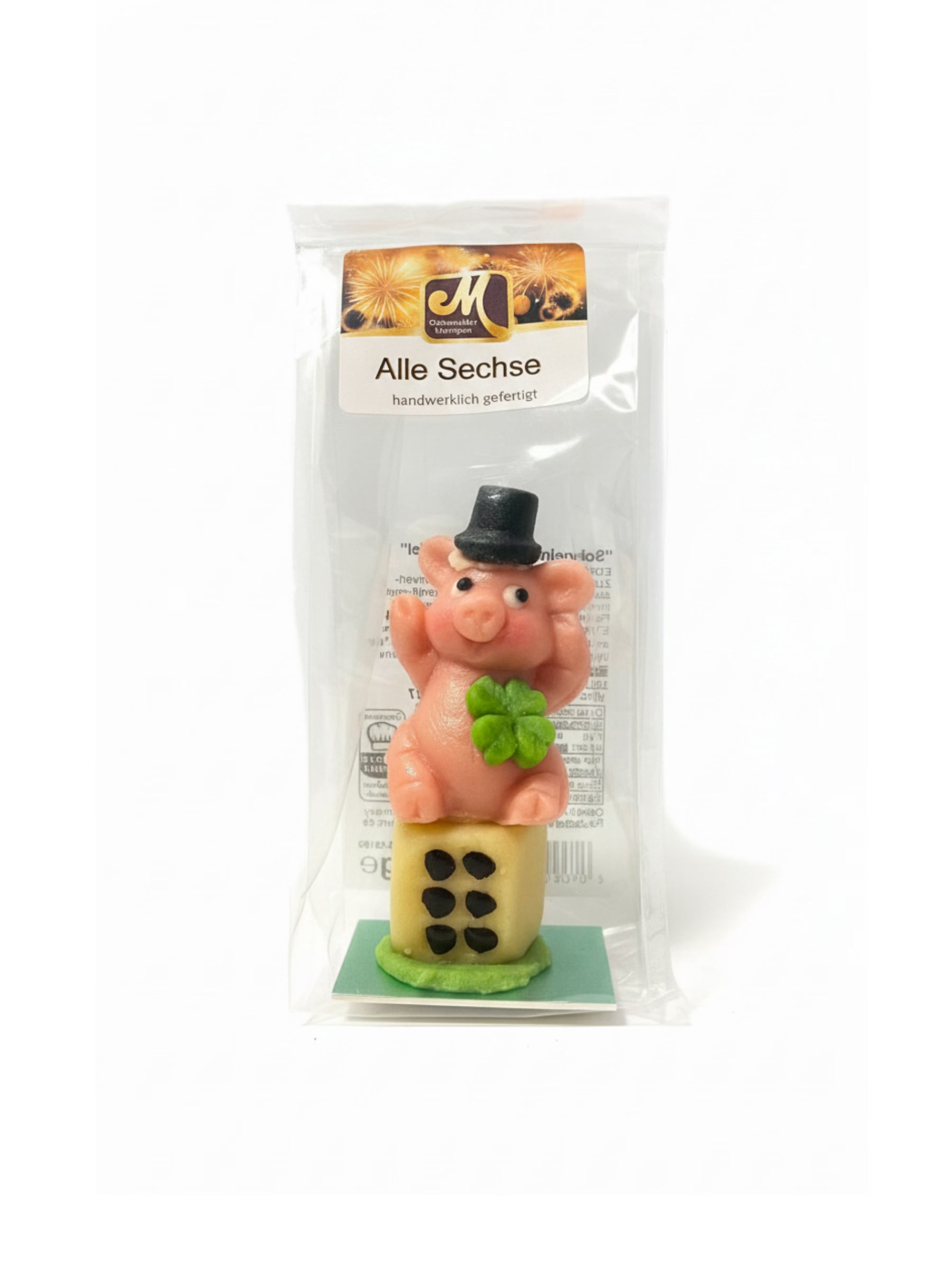 Odenwälder Marzipan „Alle Sechse“ Glücksschwein auf Würfel 50g: Handgefertigter Marzipan-Glücksbringer für Silvester und den Jahreswechsel, erhältlich in der Dreyer Confiserie in der Rattenfängerstadt Hameln.