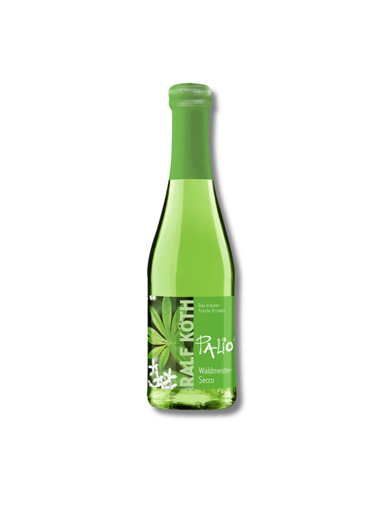 Palio Waldmeister Secco Piccolo 0,2 l – aromatisierter weinhaltiger Cocktail mit frischem Waldmeistergeschmack von Wein & Secco Köth, erhältlich in der Dreyer Confiserie in Hameln.