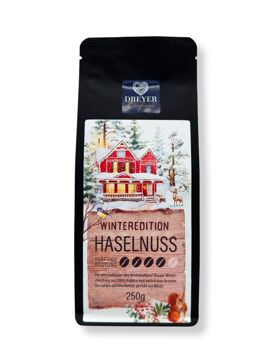 Winteredition Haselnuss Kaffee gemahlen 250g – aromatisierter 100% Arabica-Filterkaffee mit natürlichem Haselnussaroma, kräftige Röstung, erhältlich in der Dreyer Confiserie in der Rattenfängerstadt Hameln.